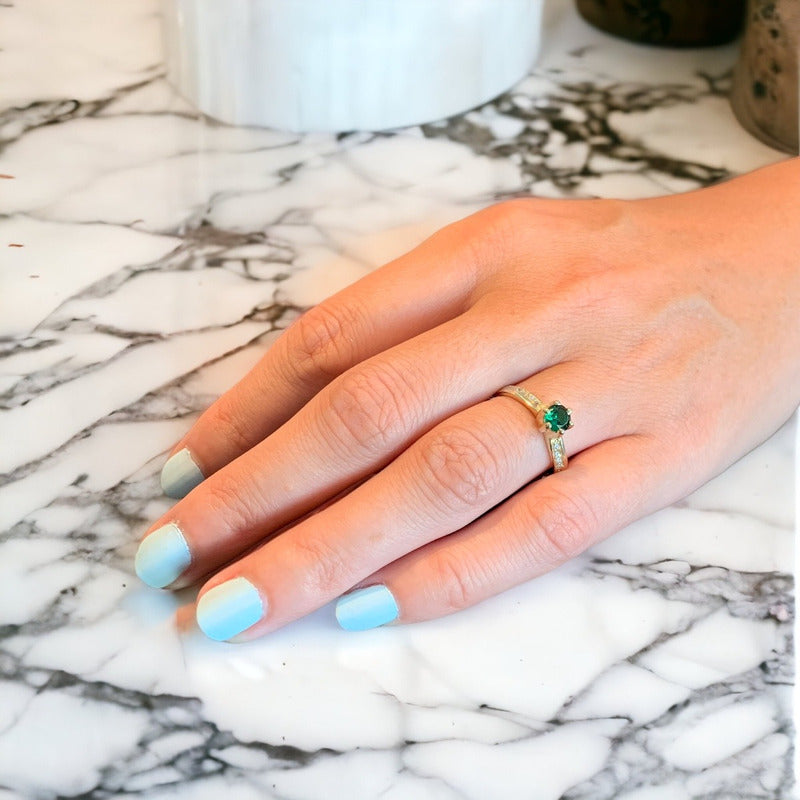 Anillo Compromiso Oro 18k Con Esmeralda Modelo Fénix Dama