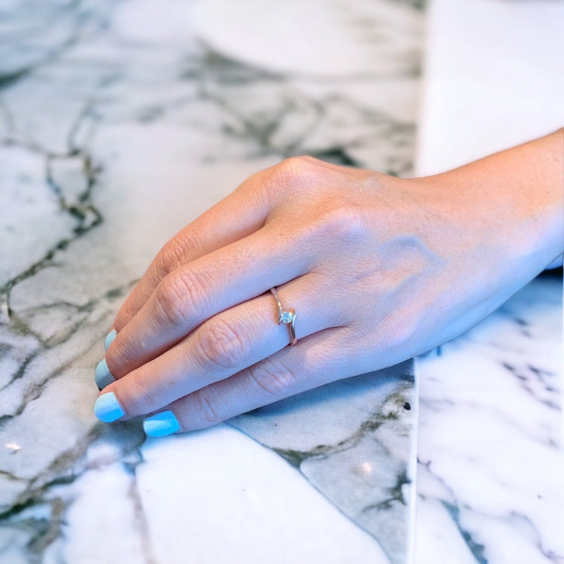 Anillo De Compromiso Oro Blanco 10k Brillante Ruso Salme
