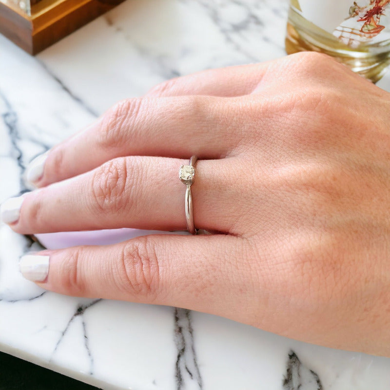 Anillo De Compromiso Oro 18k Diamante Natural .15ct