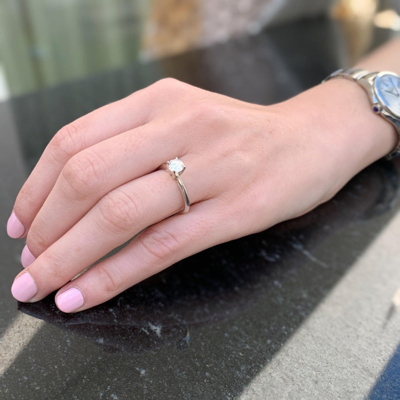 Anillo De Promesa 10k Con Brillante Zirconia Evío Gratis