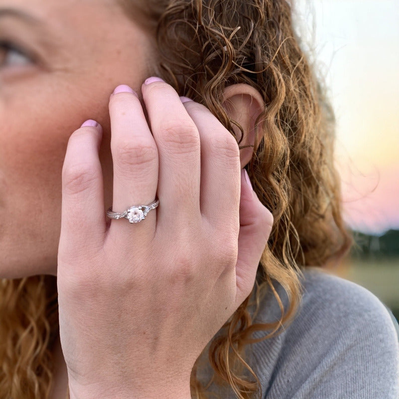 Anillo Compromiso Oro 10k Brillante Ruso Modelo Barcelona
